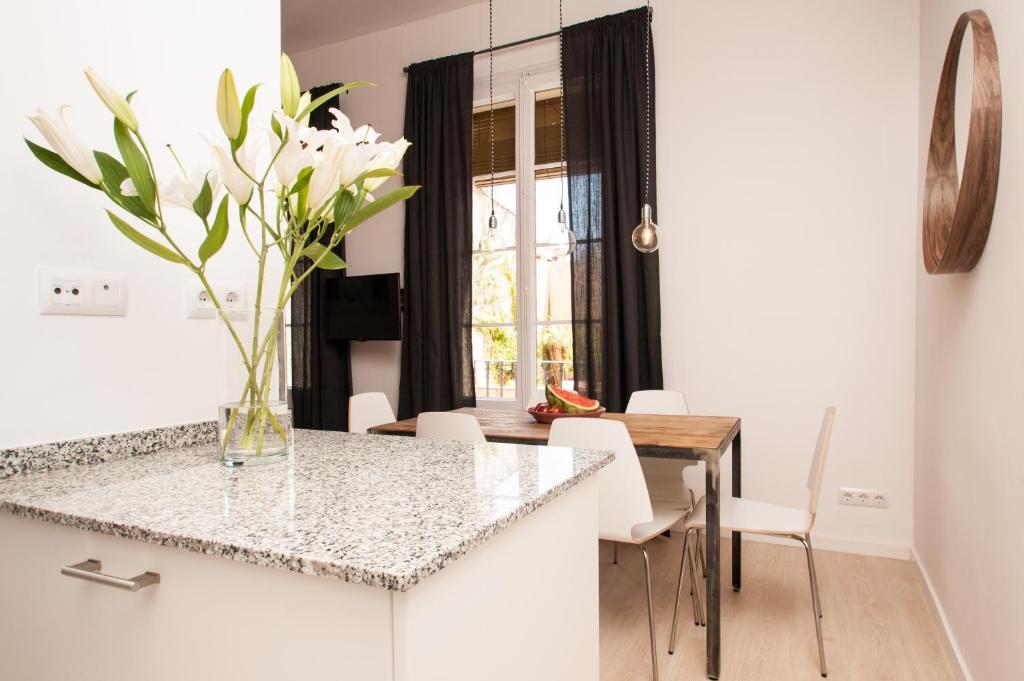 Short Stay Group Gracia Serviced Apartments Barcelona Habitación foto